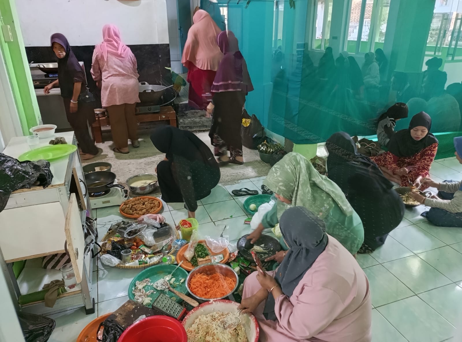 Foto Dokumentasi Prosesi Penyembelihan dan Pendistribusian Hewan Qurban Hari Raya Idul Adha 1446 H